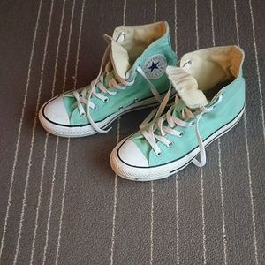 Super cute Unisex converse (mens sz 5 ladies sz 7)